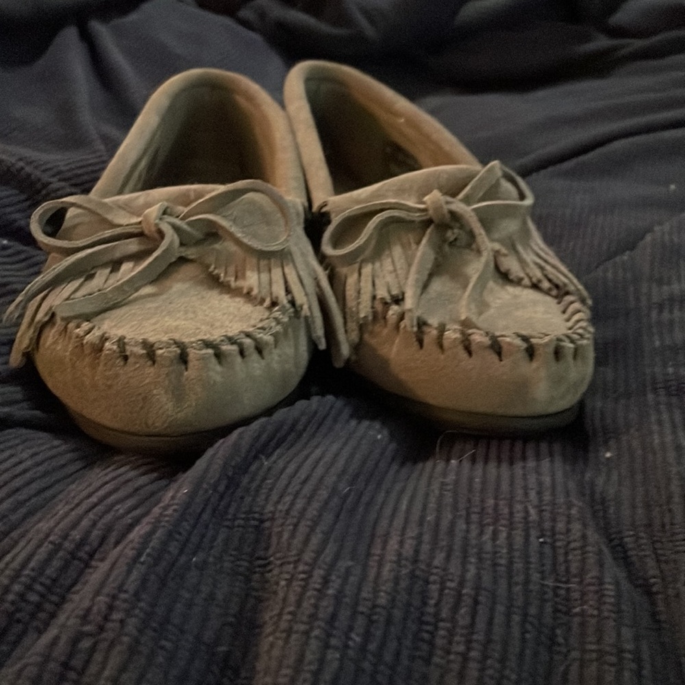 Minnetonka Mocassins 8.5